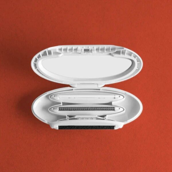 Gleener Compact fabric shaver & lint brush
